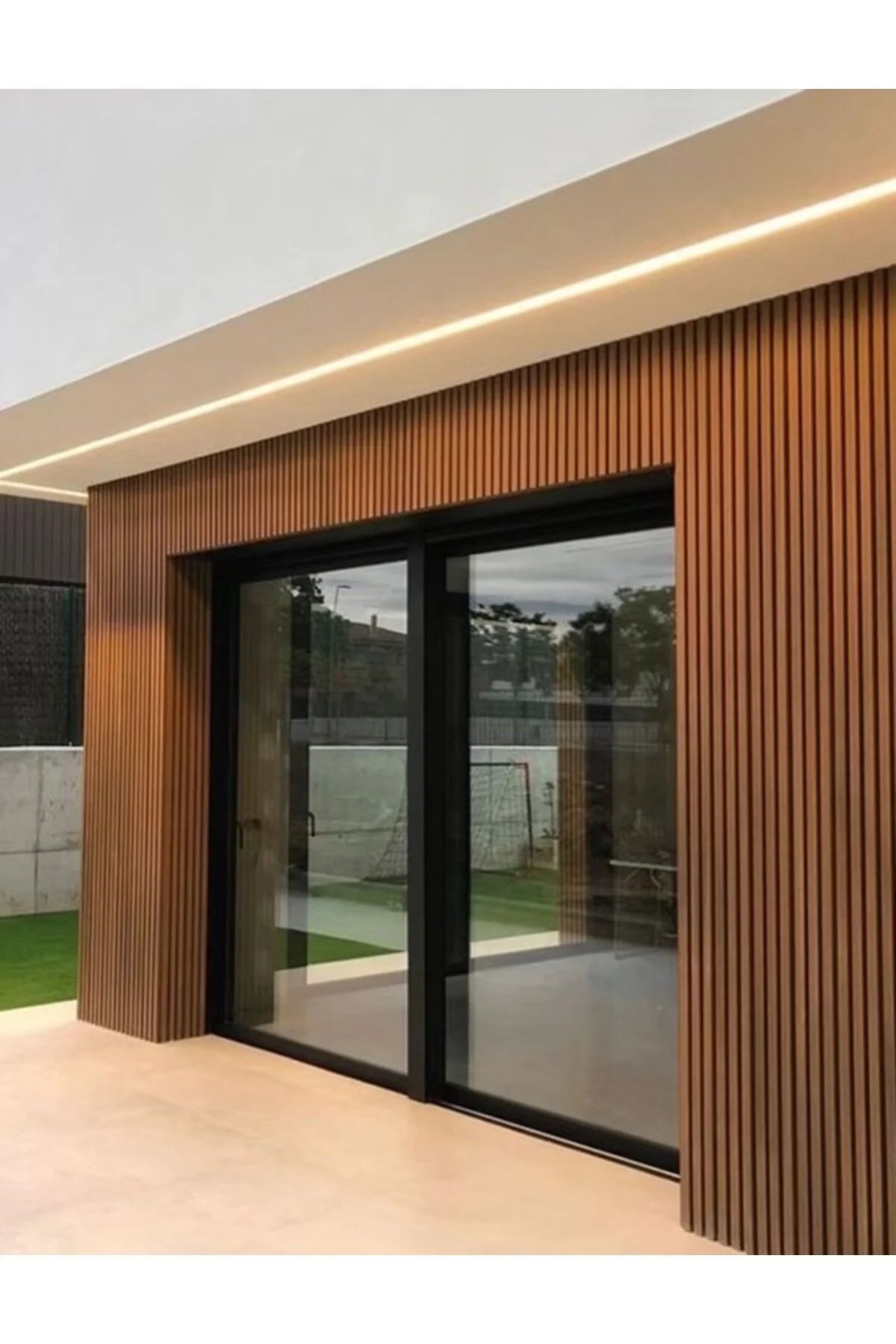 Udendørs Lamelpanel i 3D – Eg (PE Plast)